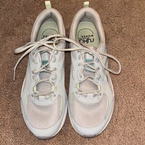 NWOT Ryka Integrity Athletic Shoes Trainers Lt Gray with Aqua Accents 9